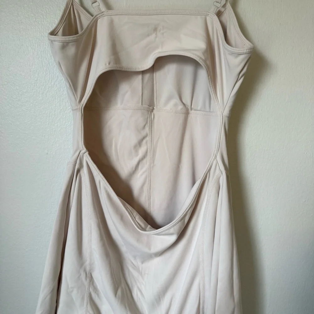 PacSun cream/white open Back tennis Dress with Adjustable Straps - Picture 5 of 7